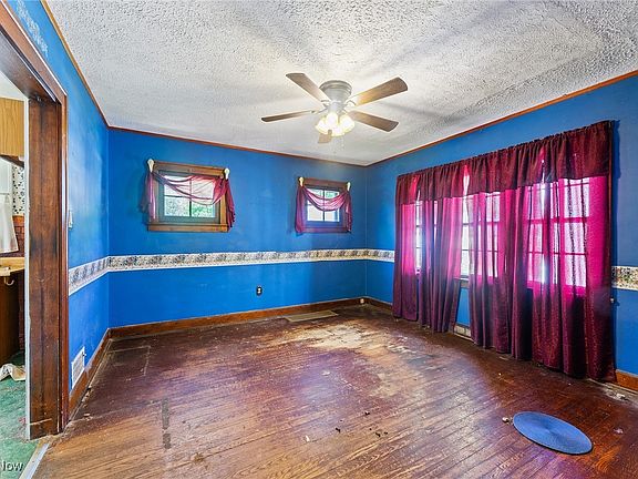 5th image of 126 Bouquet Ave