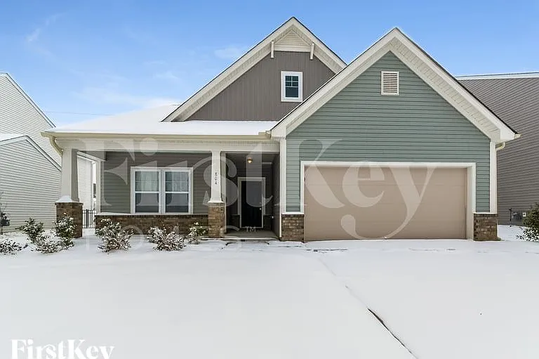 804 Atlantis St — Photo 1
