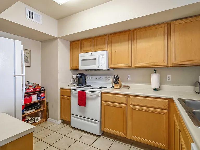 1000 Villagio Cir #201 — Photo 14