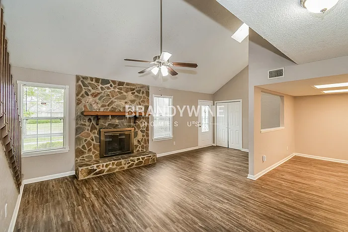 9970 Timberlake Dr E — Photo 4