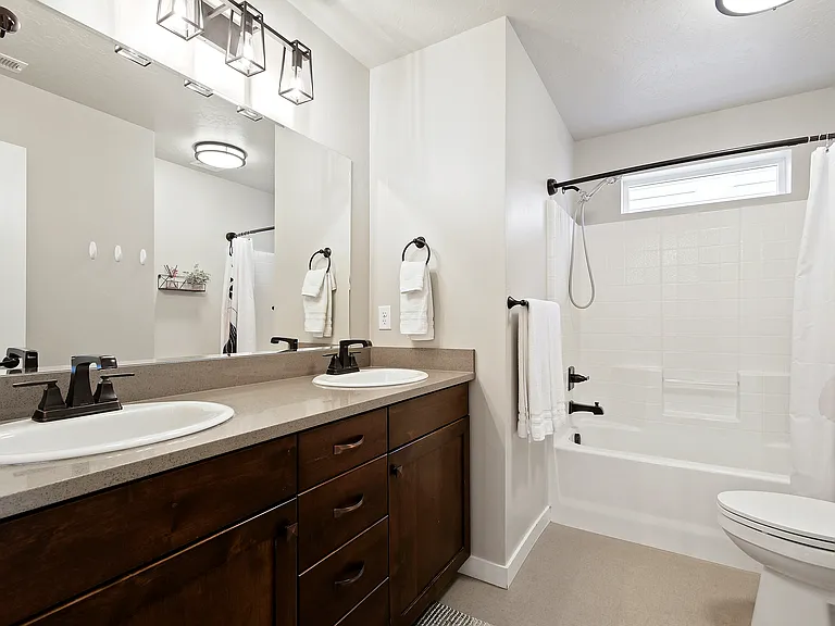 2700 E Clarene Dr — Photo 15