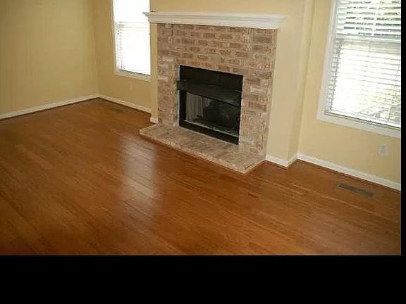 5th image of 1228 Wentworth Dr