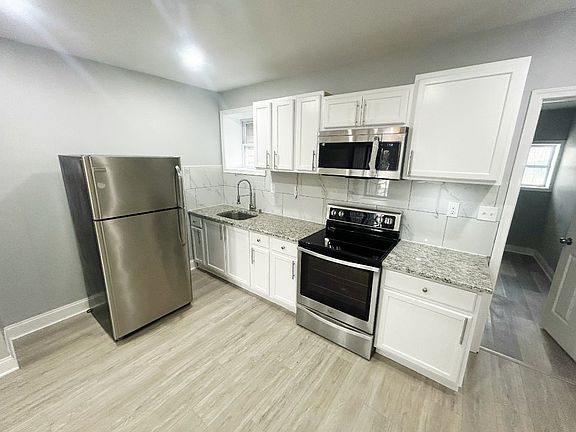 4th image of 4749 Bingham St #1