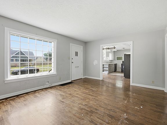 3rd image of 32 N Catherwood Ave