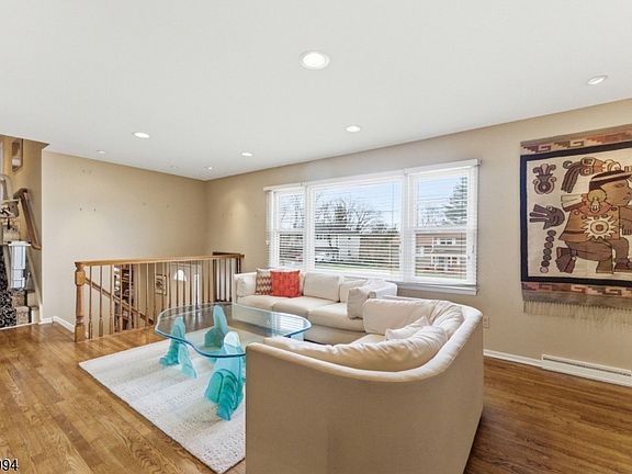 4th image of 11 Pilgrim Way