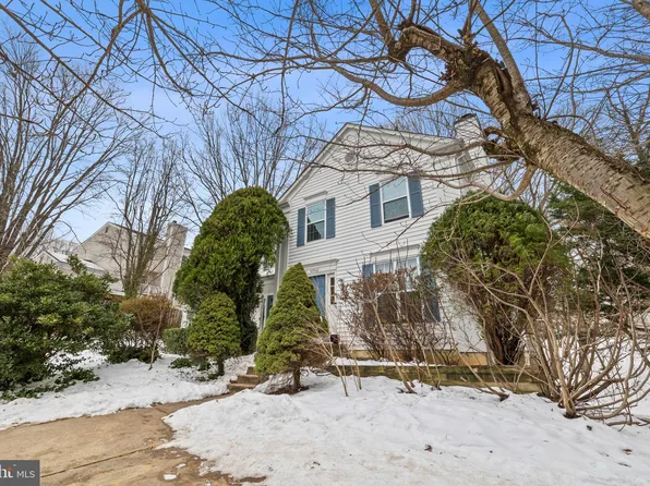 5986 Powells Landing Rd, Burke, VA 22015