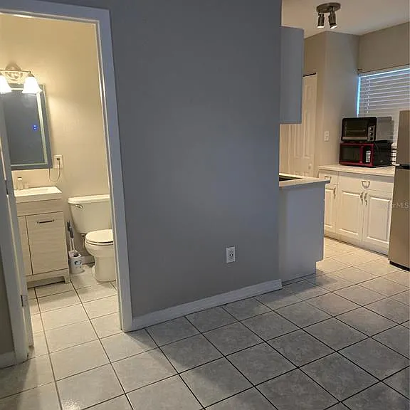 2306 W Saint Joseph St #2 — Photo 9