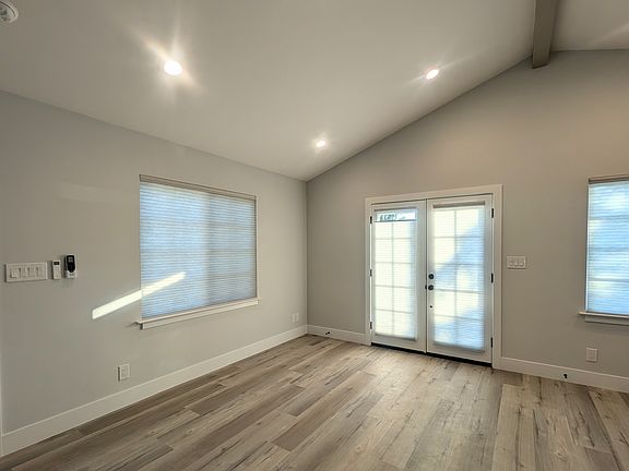 4th image of 15732 Linda Ave
