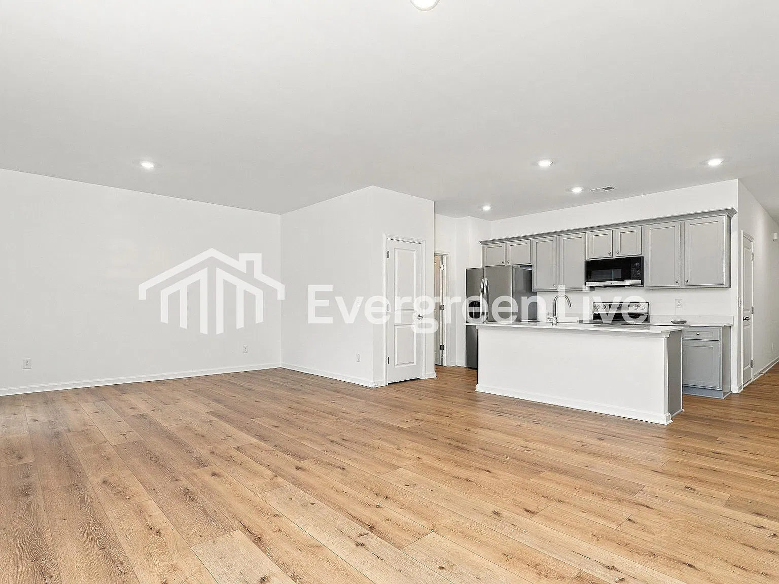 3 bed, 2.0 bath, 1453 sqft, $1,990 — Photo 2