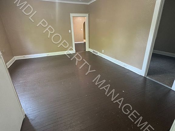 3rd image of 120 N Oakley St