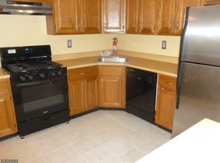 267 Hampshire Ct #B26, Piscataway, NJ 08854