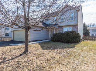 2462 Clovertree Ct, Aurora, IL 60506