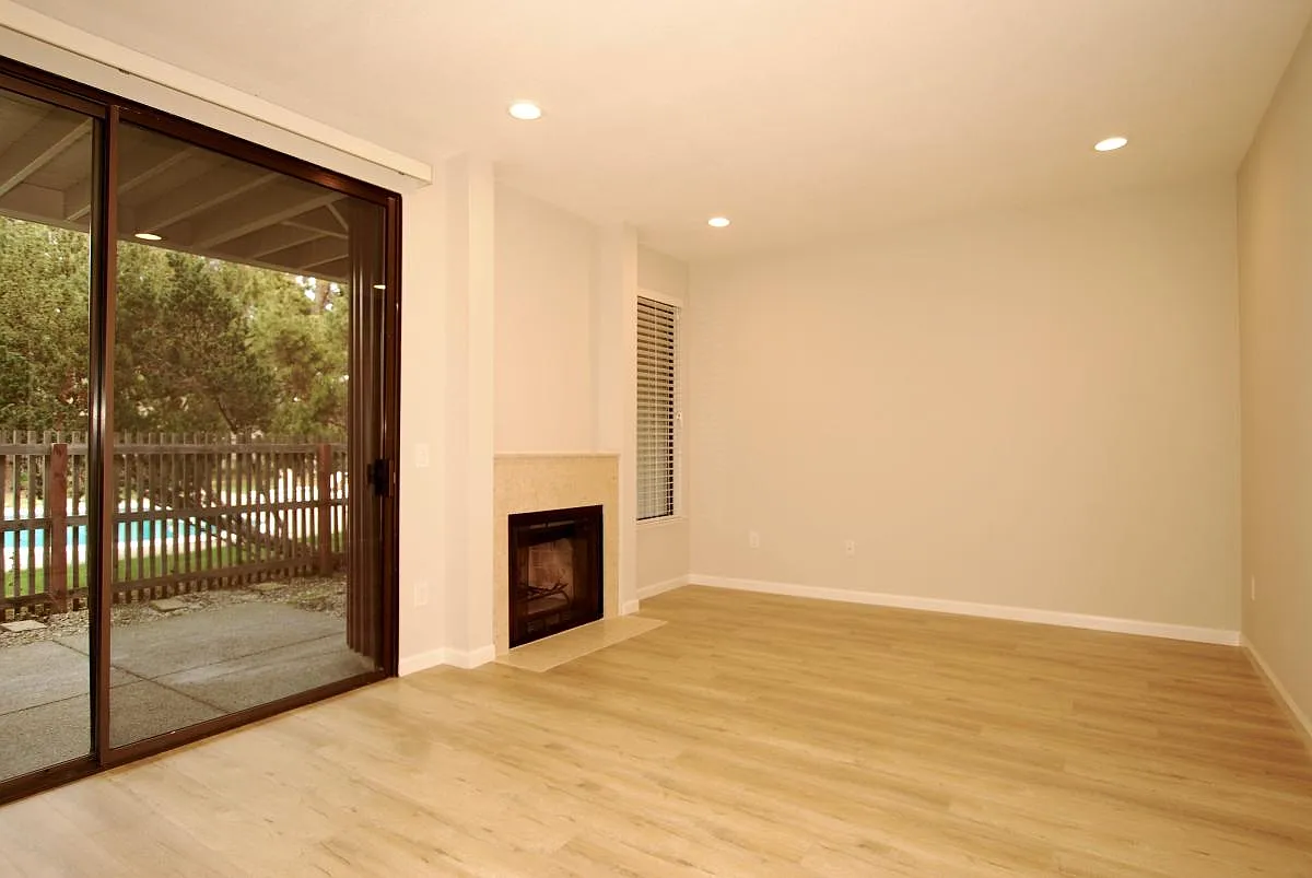 928 Wright Avenue — Photo 2