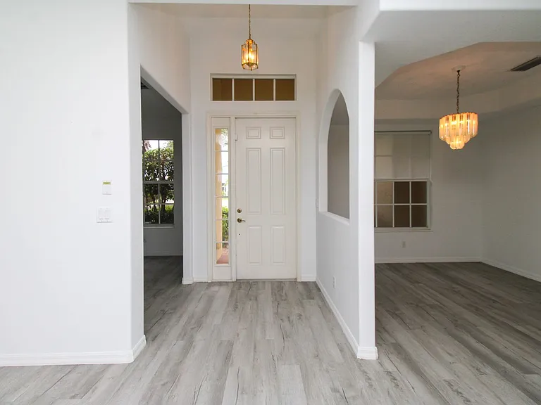 3927 Aurora Ct — Photo 4