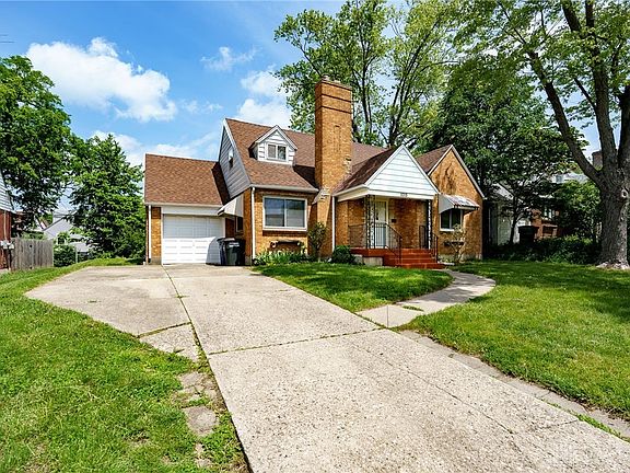3rd image of 1015 Bertram Ave