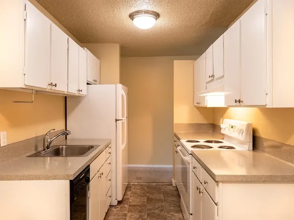 Four Seasons - 1 Bedroom Units available with amazing views by the water. Parking spots available!