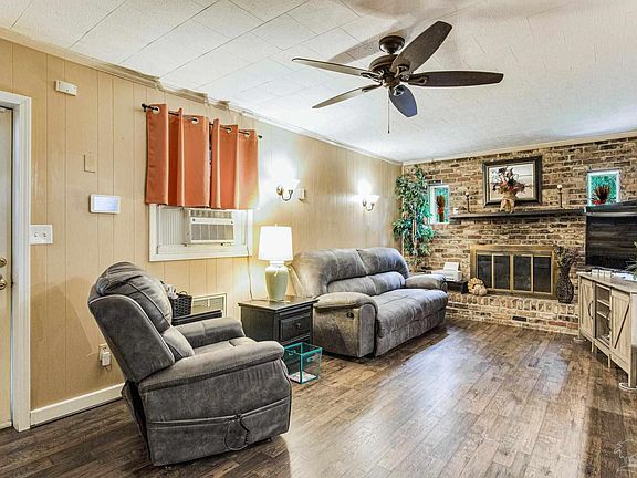 3rd image of 6561 Sellers Dr