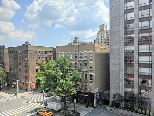 Rented by PocketBroker Inc | media 4