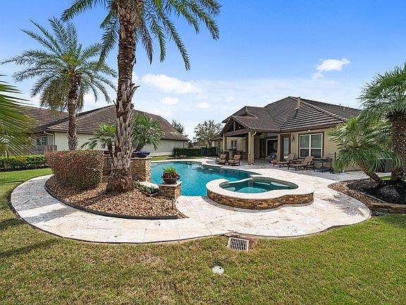 3rd image of 5127 Wheaton Park Drive