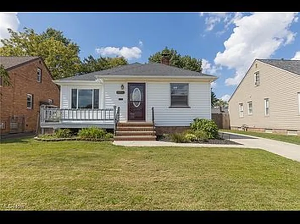 6096 Wareham Rd, Parma, OH 44129