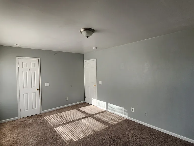 225 Bexley Ln — Photo 17