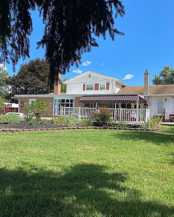 2nd image of 807 Rainbow Ave