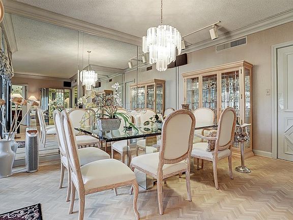 4th image of 5555 Del Monte Dr Unit T1