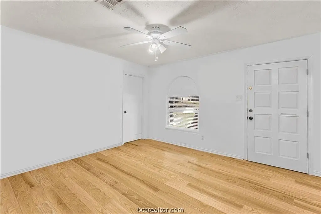 4 bed, 1822 sqft, $2,000 — Photo 3