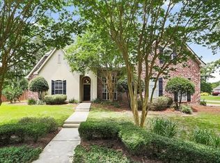 241 Secluded Oaks Ln, Madisonville, LA 70447
