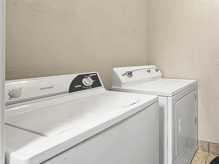 2060 N Leverett Ave #5 — Photo 7