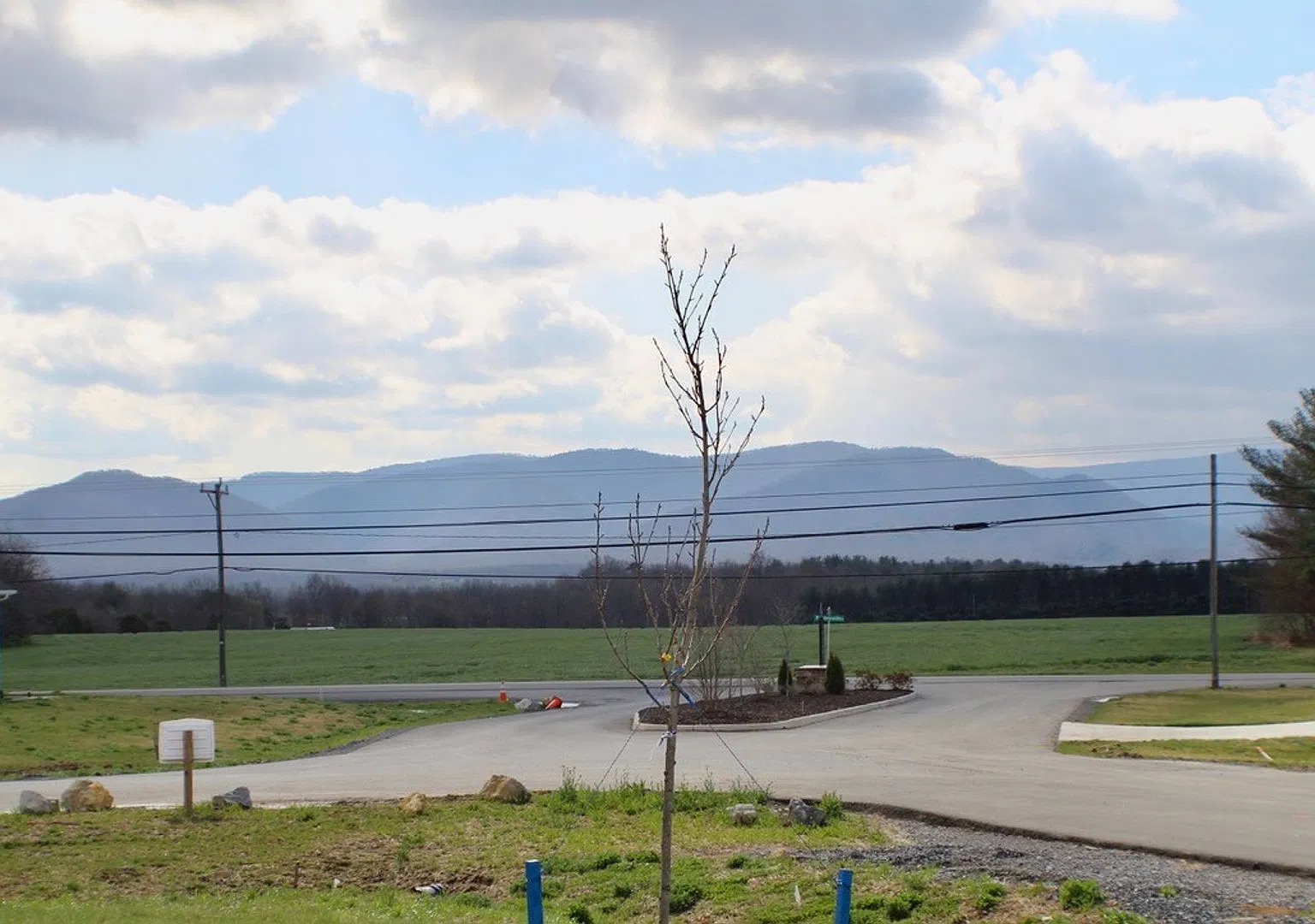 Duplex for rent with Mountain Views - 2 South Peak Dr. - Lease Assignment Available! — Photo 3