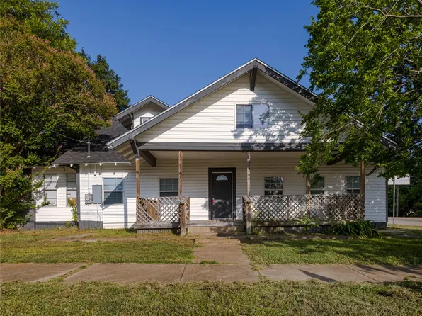 310 S Rusk St, Groesbeck, TX 76642
