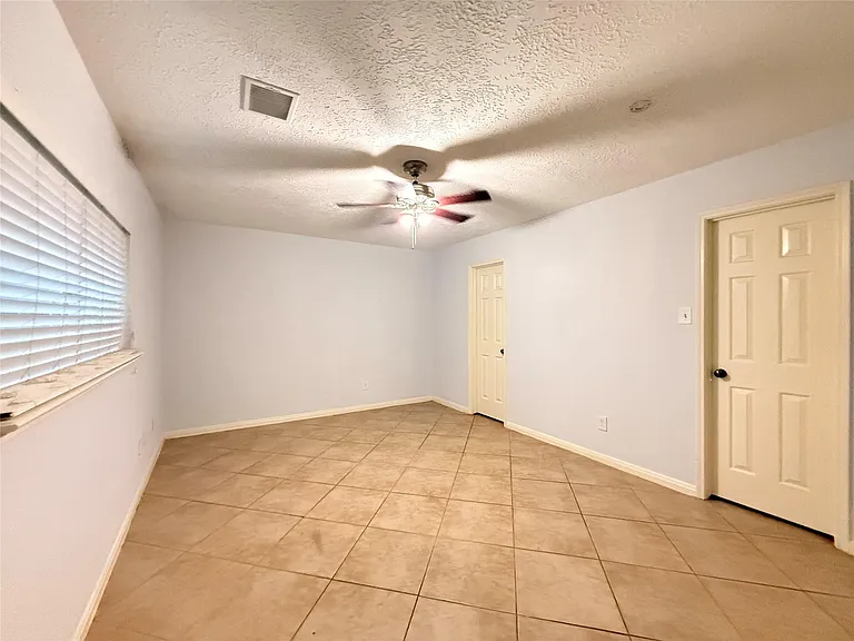 9019 Autumnsong Dr — Photo 12