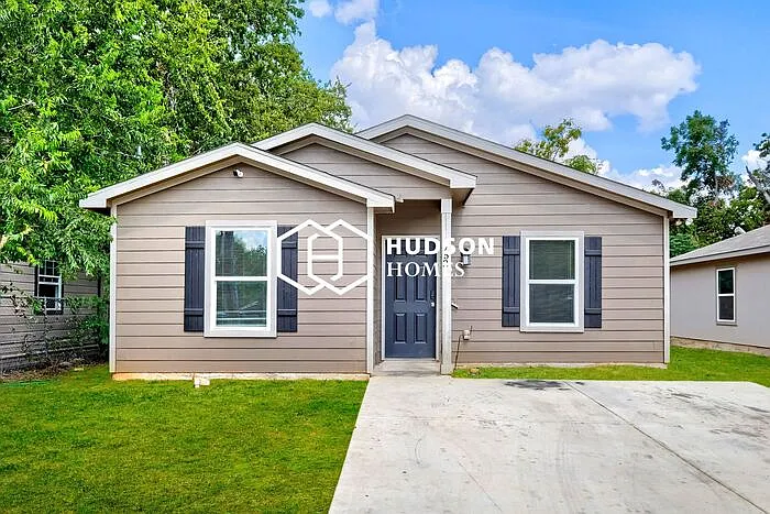 3 bed, 2.0 bath, 1090 sqft, $1,325 — Photo 1