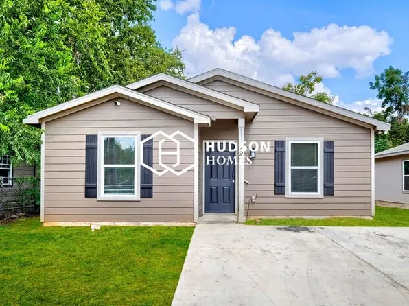 752 Medlin St, Seguin, TX 78155