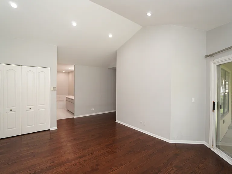 229 Willow Pkwy — Photo 13