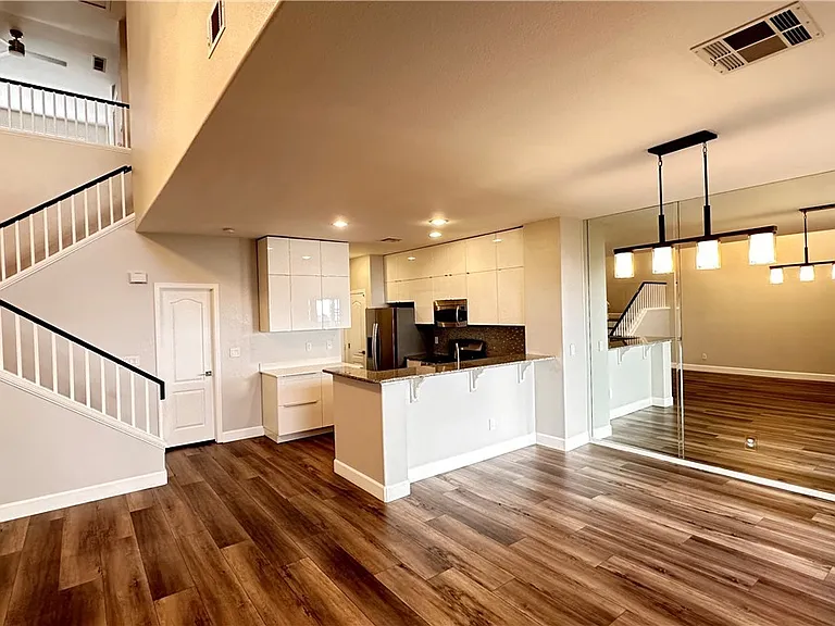 5268 Island Chain Rd — Photo 14