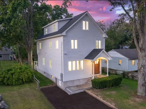 32 Benedict Street, Norwalk, CT 06850