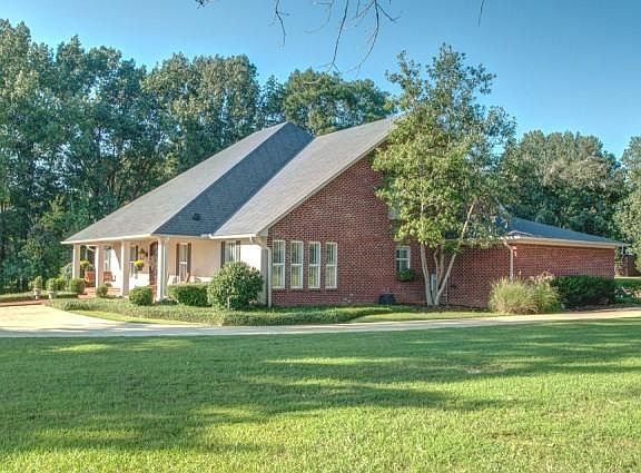 3rd image of 561 Sugar Berry Ln