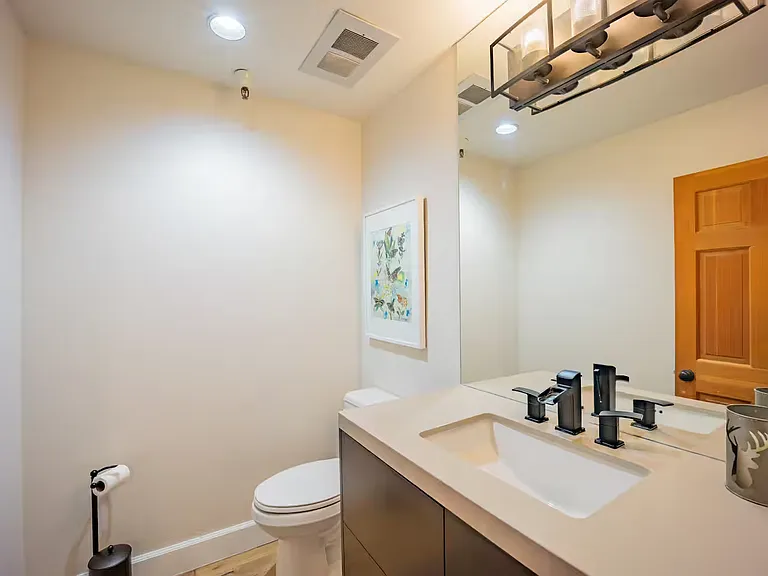 5925 Royal St #9 — Photo 8