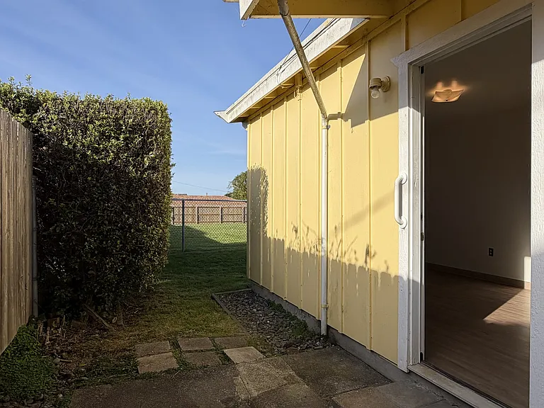 3435 Edgewood Rd — Photo 4