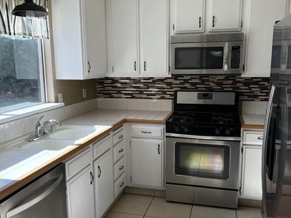 3rd image of 7042 Loma Vista Ave