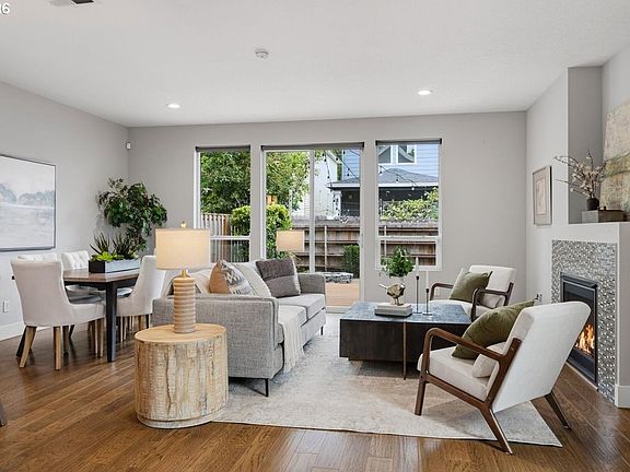 4th image of 357 NE 75th Ave
