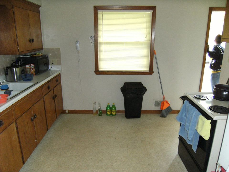 2nd image of 5443 Irving Ave N