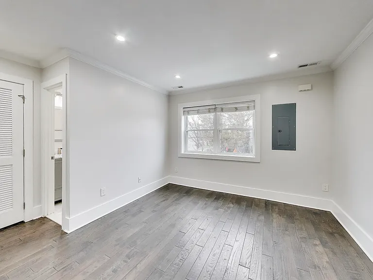 5031 H St SE #4 — Photo 9