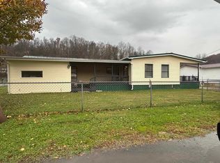 613 Hazeldine Dr, Huntington, WV 25704