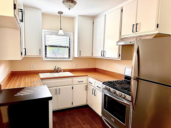 3rd image of 321 Underhill Dr