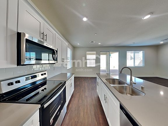 3rd image of 128 Charmante Tulip Ln