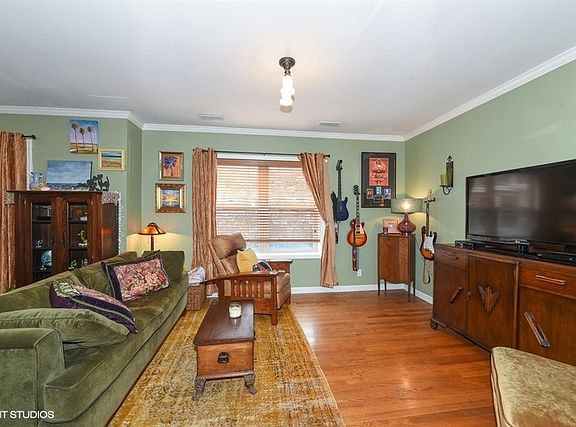 4th image of 30 6th Ave APT 3E