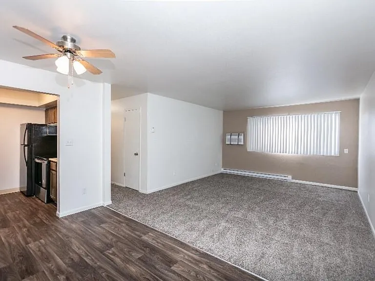 Foxhill Apartments — Photo 27